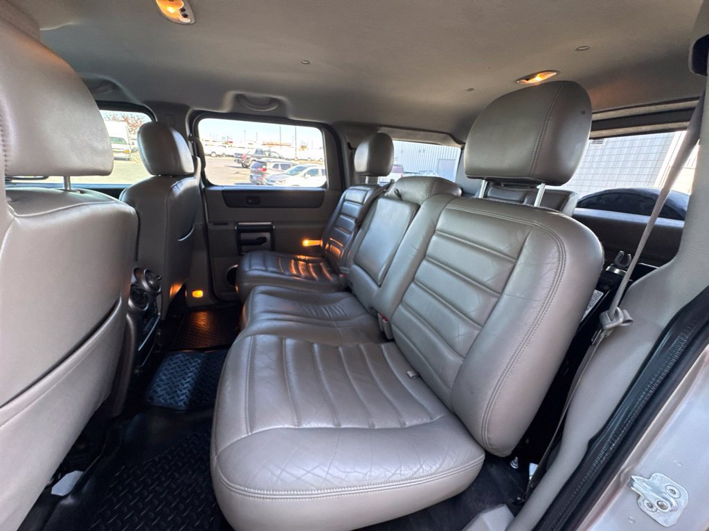 Used 2004 HUMMER H2 w/ Preferred Equipment Group AWD/4WD image 25