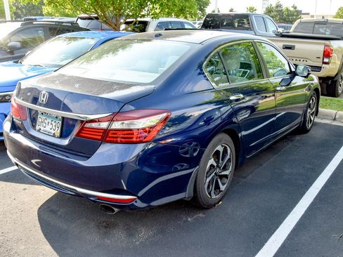 Used 2016 Honda Accord EX image 16