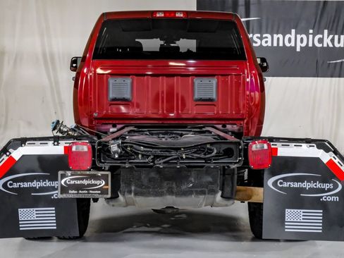 Used 2022 RAM 3500 Tradesman w/ Chrome Appearance Group AWD/4WD image 9