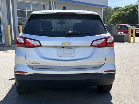 Used 2020 Chevrolet Equinox LS w/ LS Convenience Package AWD/4WD image 11