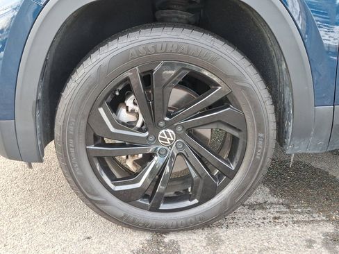 Certified 2023 Volkswagen Atlas SE image 9