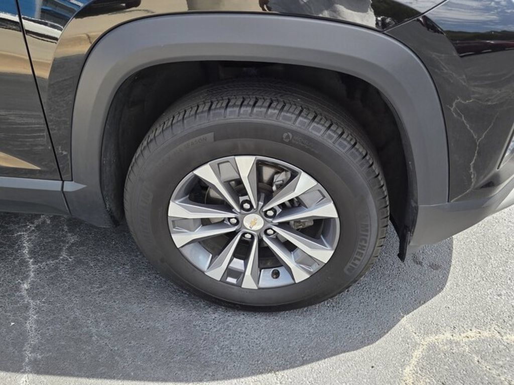 Used 2025 Chevrolet Equinox LT w/ Convenience Package II AWD/4WD image 7
