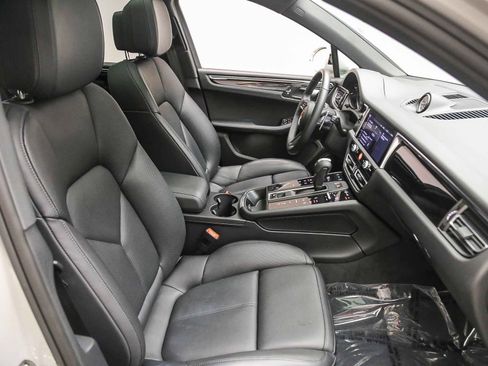 Certified 2026 Porsche Macan AWD/4WD image 20