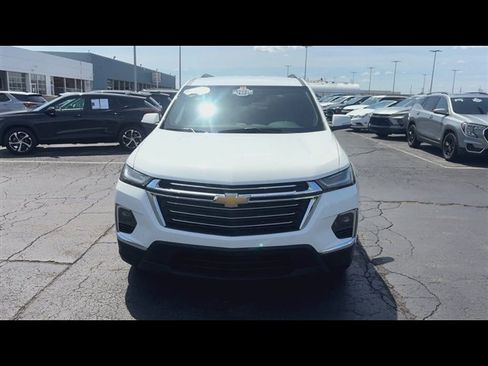 Used 2023 Chevrolet Traverse LT FWD image 3
