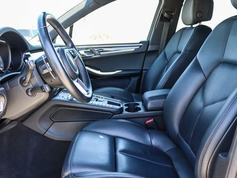 Used 2020 Porsche Macan S AWD/4WD image 19