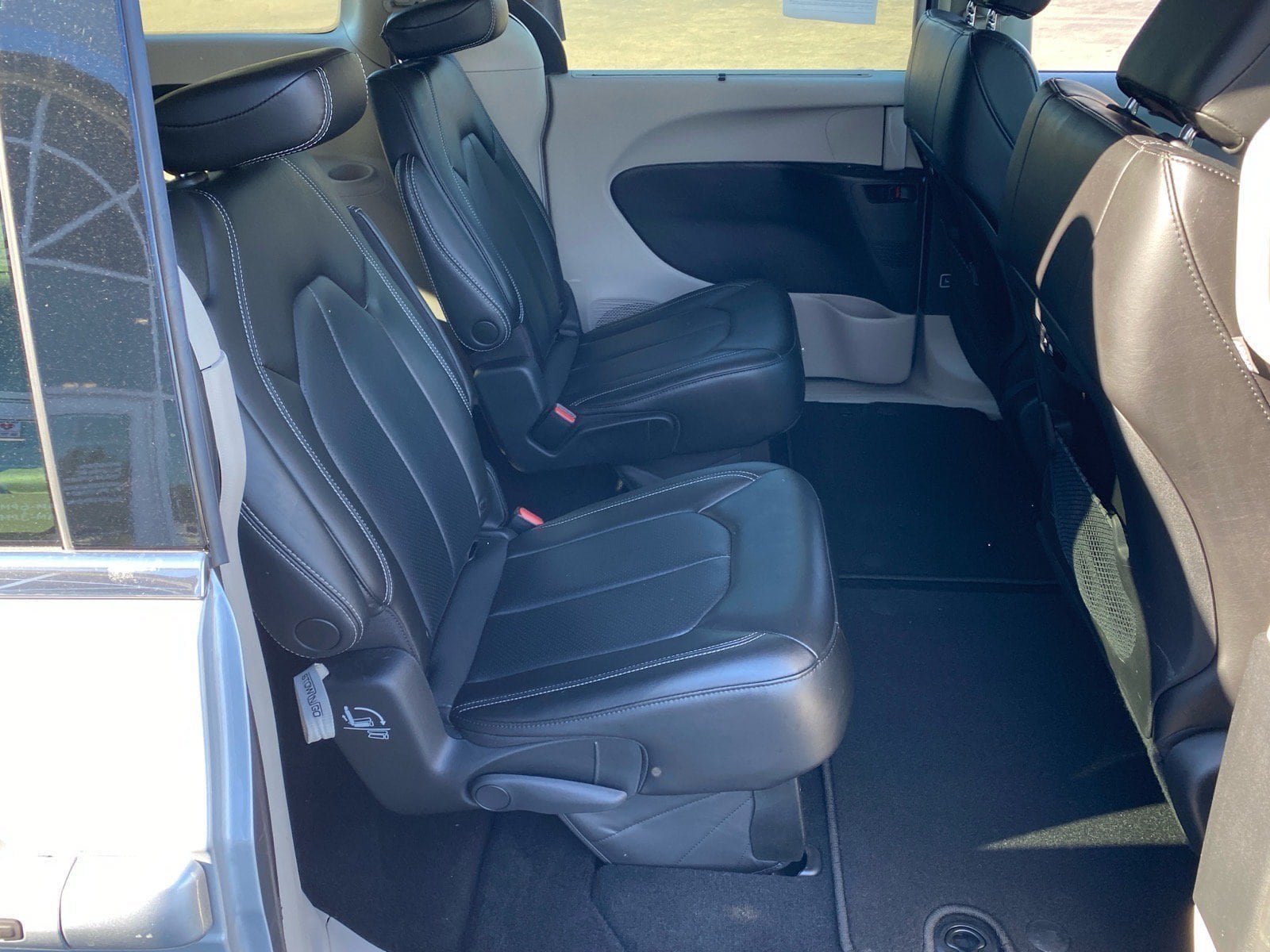 Used 2023 Chrysler Pacifica Touring-L FWD image 24