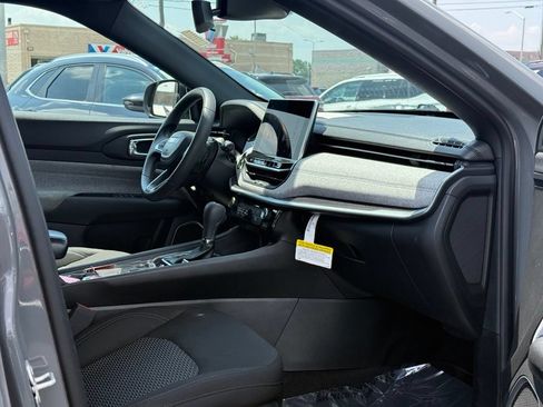 Used 2023 Jeep Compass Sport AWD/4WD image 18