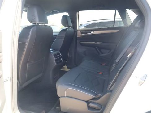 Used 2025 Volkswagen Atlas Cross Sport SE image 20