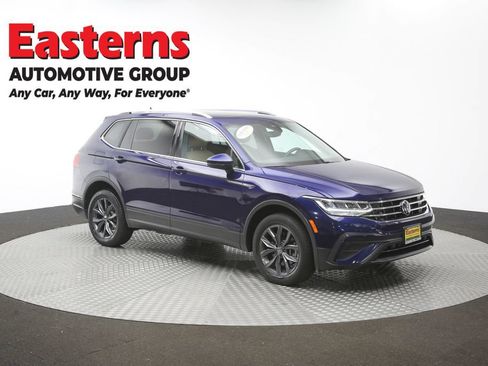 Used 2022 Volkswagen Tiguan SE w/ Panoramic Sunroof Package AWD/4WD image 49