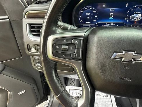 Used 2022 Chevrolet Suburban Z71 w/ Luxury Package AWD/4WD image 17