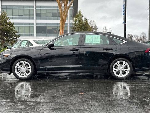 Certified 2025 Honda Accord LX image 6