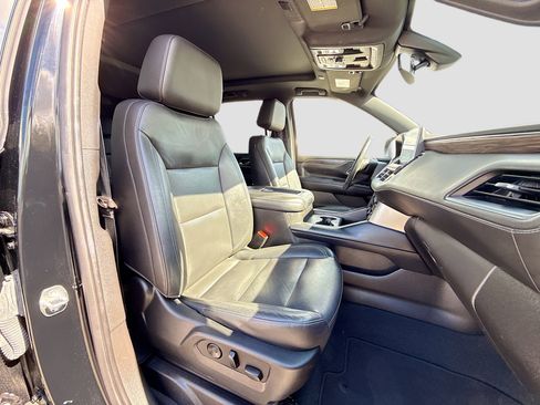 Used 2021 Chevrolet Tahoe Z71 w/ Z71 Signature Package image 16