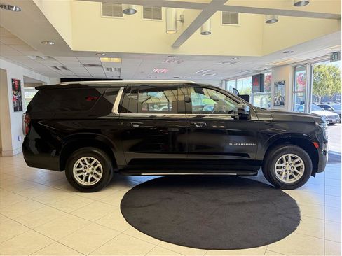 Used 2024 Chevrolet Suburban LT AWD/4WD image 4
