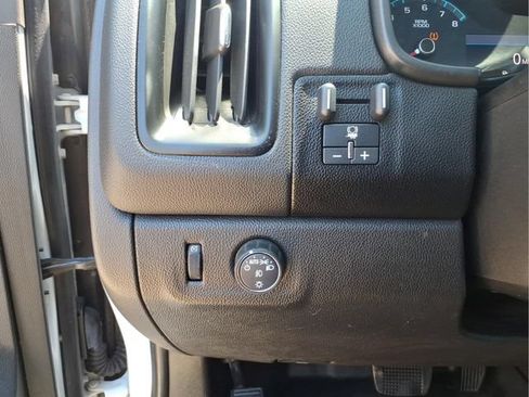 Used 2020 Chevrolet Colorado LT w/ Safety Package RWD image 14
