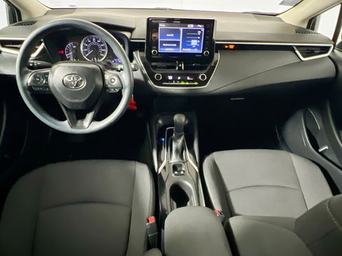 Used 2022 Toyota Corolla LE image 29