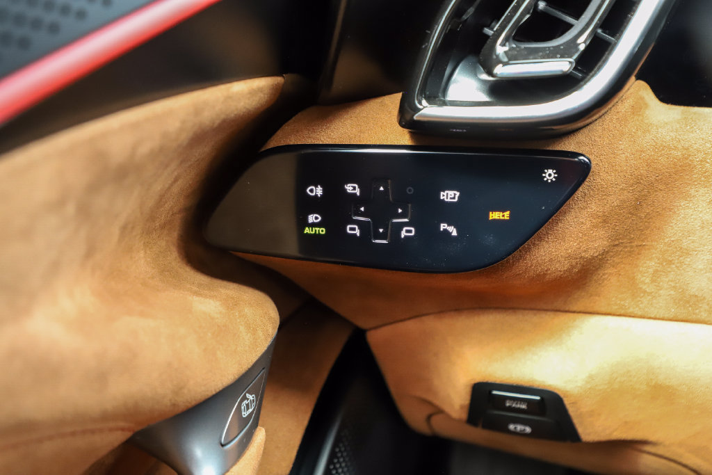 Certified 2026 Ferrari Roma Spider RWD image 55