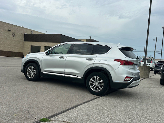 Used 2019 Hyundai Santa Fe SEL FWD image 4