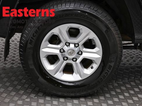 Used 2015 Toyota 4Runner SR5 AWD/4WD image 30