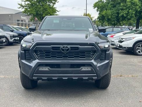 Used 2025 Toyota Tacoma TRD Off-Road w/ TRD Off Road Premium Package AWD/4WD image 4