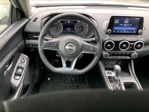 Used 2024 Nissan Sentra SV image 5