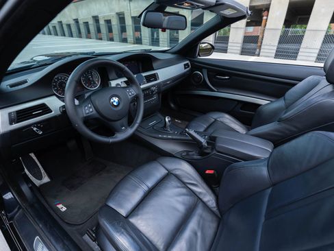Used 2010 BMW M3 Convertible RWD image 21