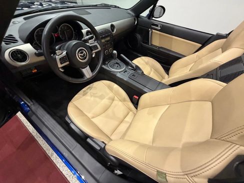 Used 2011 MAZDA MX-5 Miata Grand Touring RWD image 28