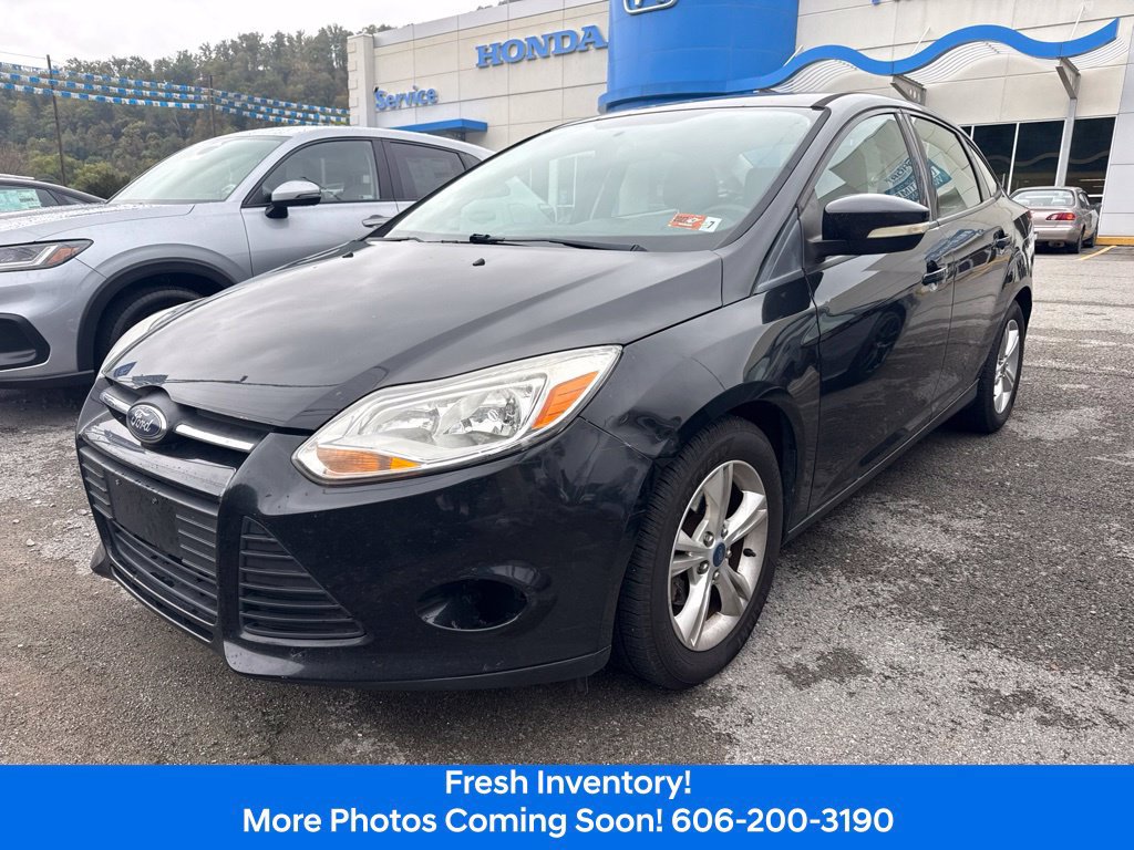 Used 2013 Ford Focus SE w/ SE Winter Pkg FWD 360° Tour