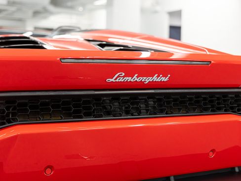 Used 2017 Lamborghini Huracan LP 610-4 AWD/4WD image 16