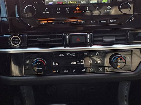 Used 2023 Nissan Pathfinder SL FWD image 15