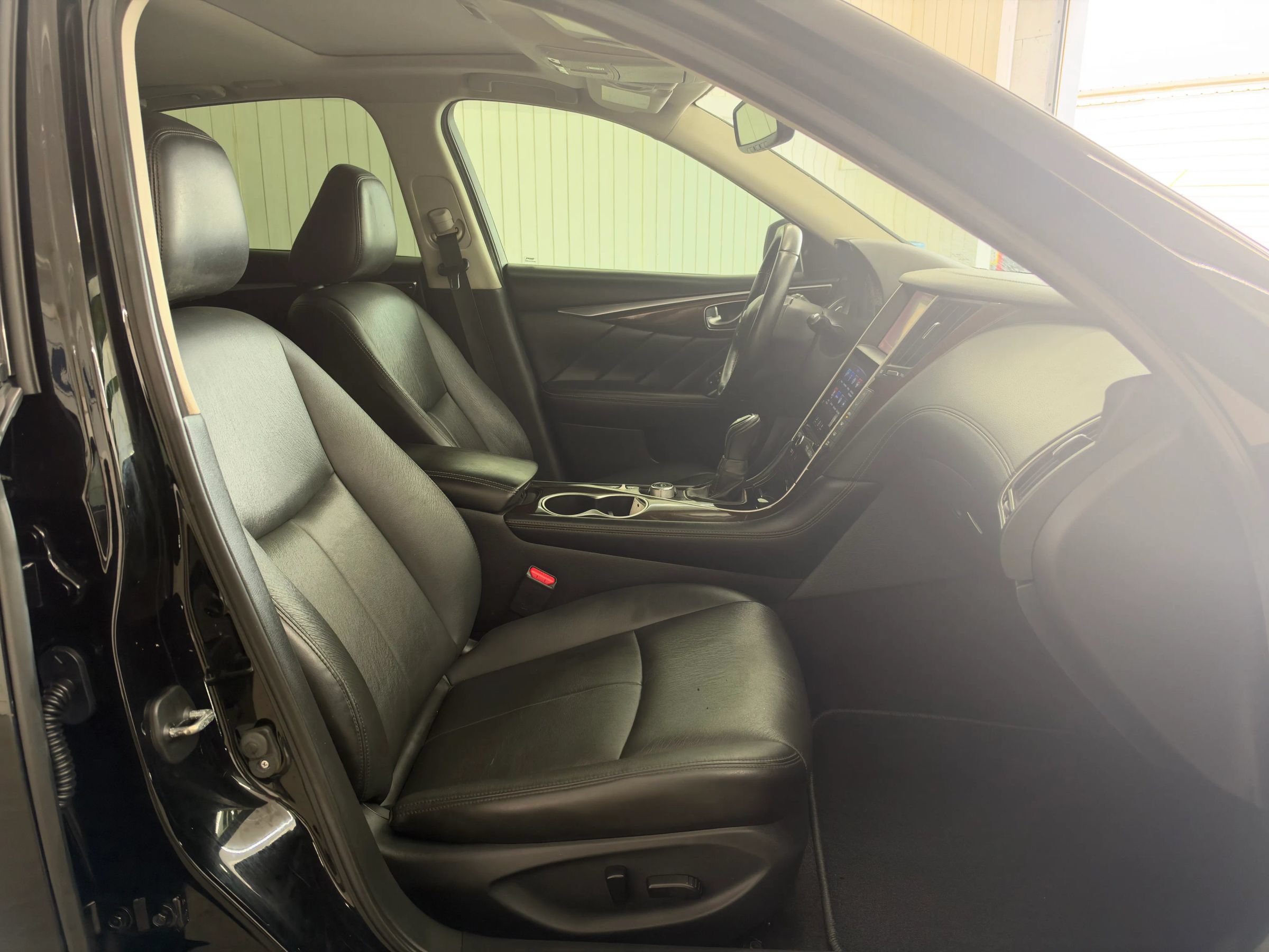 Used 2018 INFINITI Q50 Luxe w/ Essential Package (3.0T Luxe) RWD image 10