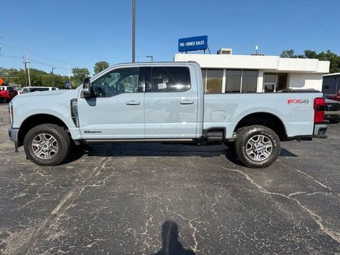 Used 2025 Ford F350 Lariat w/ Lariat Ultimate Package AWD/4WD image 2