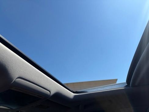 Used 2019 Lexus LX 570 4WD w/ Luxury Package image 31