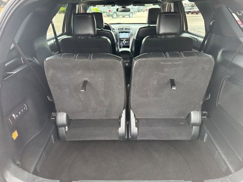 Used 2018 Ford Explorer Platinum AWD/4WD image 5