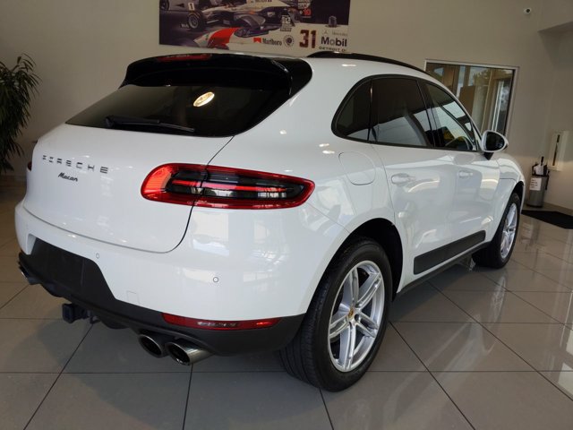 Used 2018 Porsche Macan AWD/4WD image 4