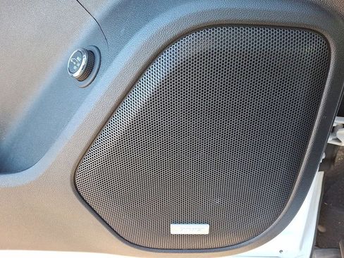 Certified 2023 GMC Acadia SLT image 23