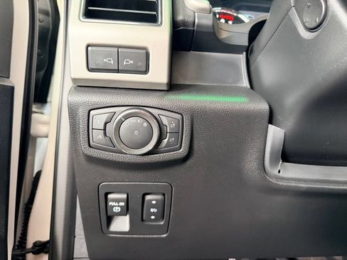 Used 2020 Ford F150 Lariat w/ Equipment Group 502A Luxury AWD/4WD image 20