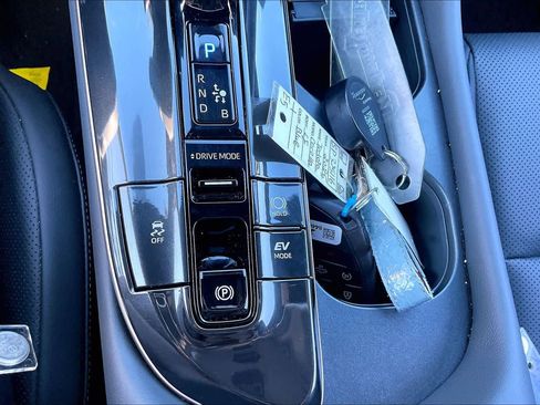 Used 2026 Toyota Crown Limited image 34