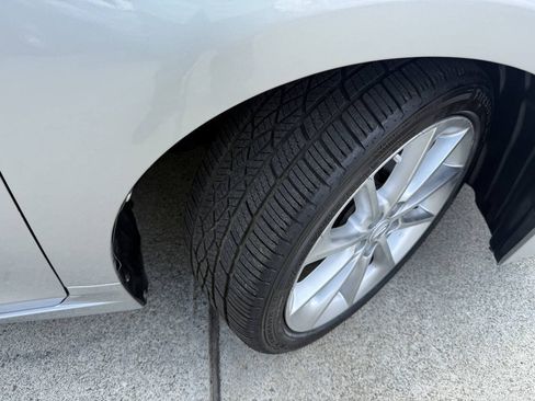 Used 2011 Lexus CT 200h Premium w/ Premium Audio Pkg FWD image 27
