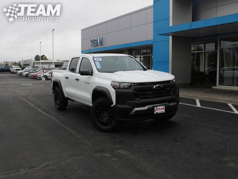Certified 2024 Chevrolet Colorado Trail Boss w/ Technology Package image 2
