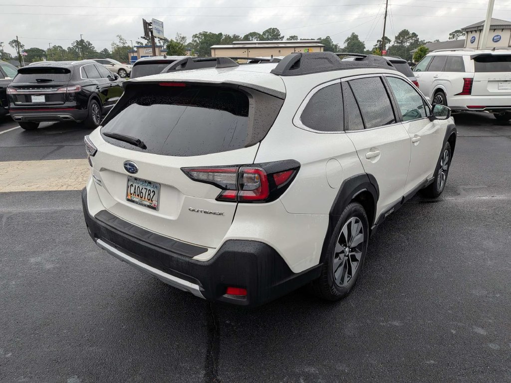 Used 2022 Subaru Ascent Limited w/ Technology Package AWD/4WD image 5