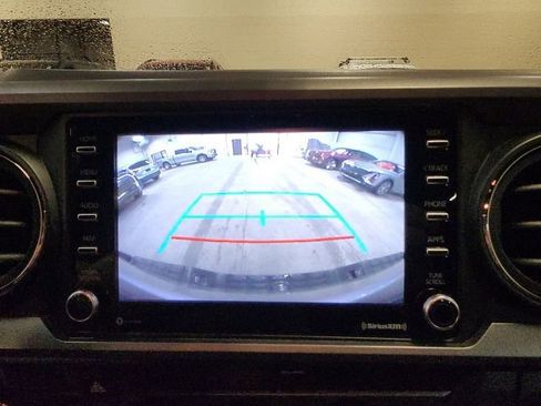 Used 2020 Toyota Tacoma TRD Off-Road w/ Technology Package image 16