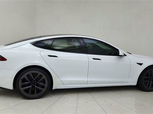 Used 2021 Tesla Model S Plaid image 6
