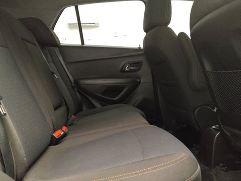 Used 2020 Chevrolet Trax LS FWD image 19