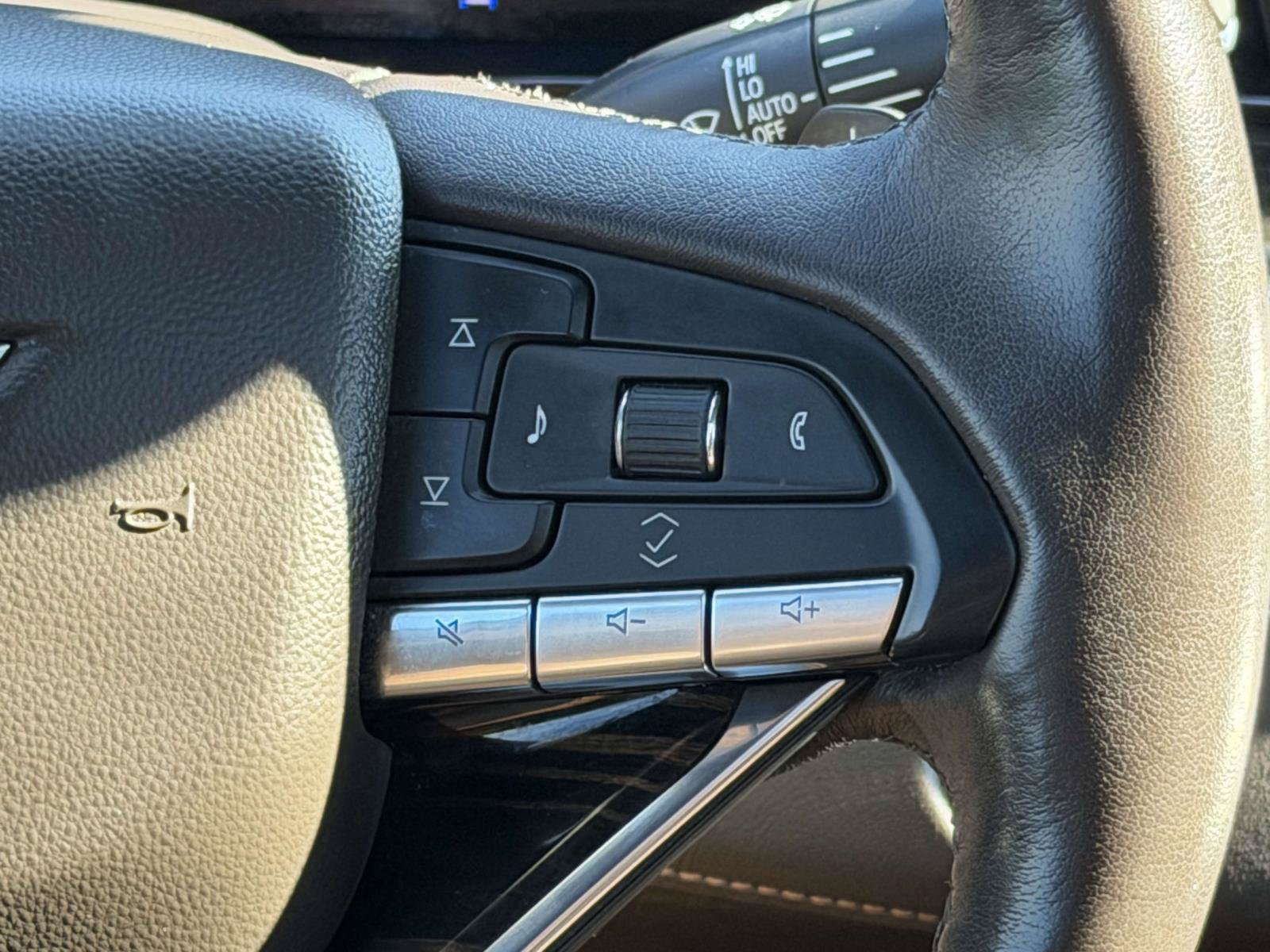 Used 2023 Cadillac Escalade Sport AWD/4WD image 17