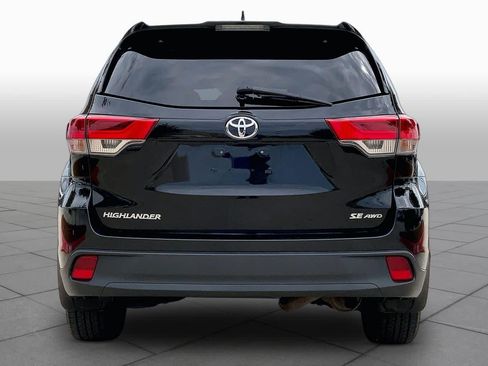 Used 2018 Toyota Highlander SE AWD/4WD image 5