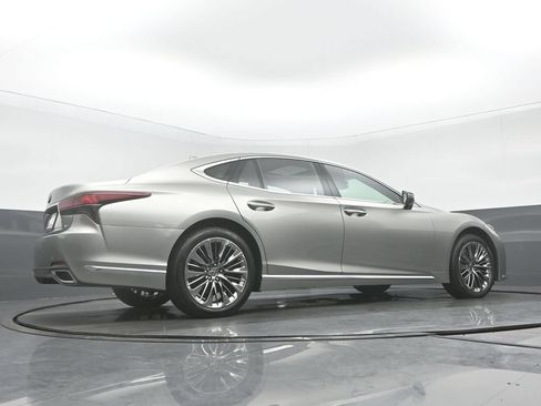 Used 2022 Lexus LS 500 AWD w/ Accessory Package (Z1) image 30
