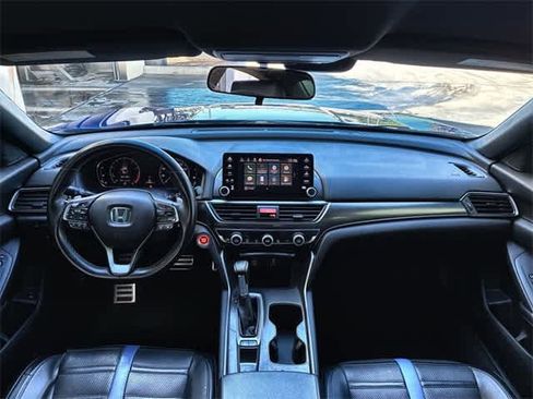 Used 2018 Honda Accord Sport image 16