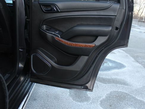 Used 2018 Chevrolet Tahoe Premier image 17