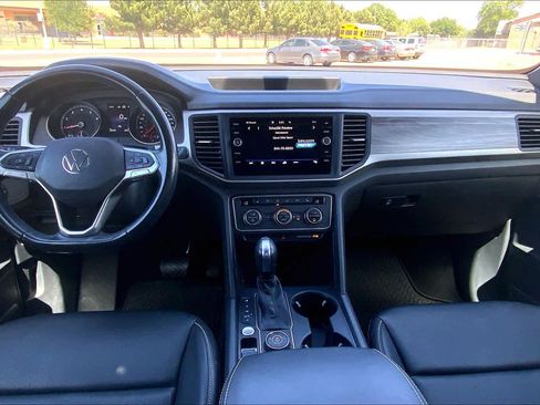 Used 2020 Volkswagen Atlas Cross Sport SE AWD/4WD image 16