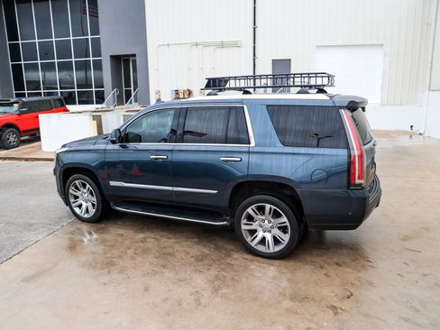 Used 2020 Cadillac Escalade Luxury image 10